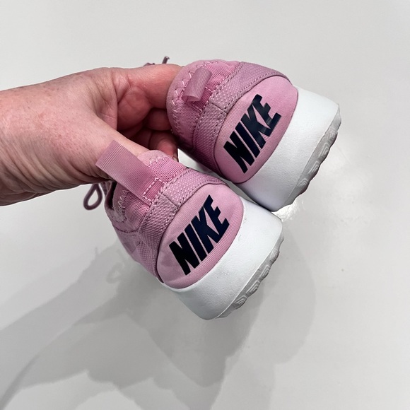 NIKE | 8 | Slip On! - Picture 2 of 12